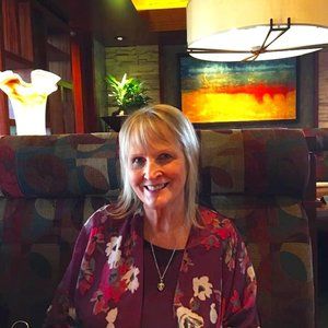 Meet your Posher, Cecelia